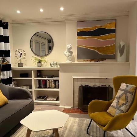 Double Bedroom On Up Or 3 Bedrooms In Basement Near Eglinton Subway Station Toronto Eksteriør bilde