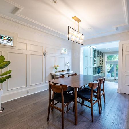 Double Bedroom On Up Or 3 Bedrooms In Basement Near Eglinton Subway Station Toronto Eksteriør bilde
