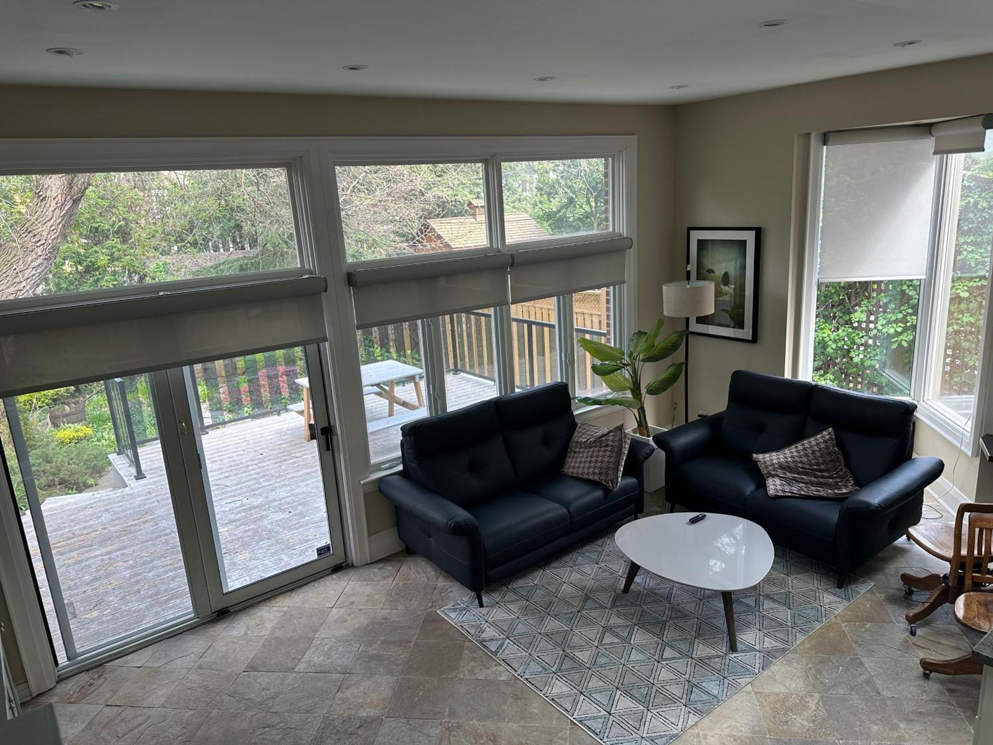 Double Bedroom On Up Or 3 Bedrooms In Basement Near Eglinton Subway Station Toronto Eksteriør bilde