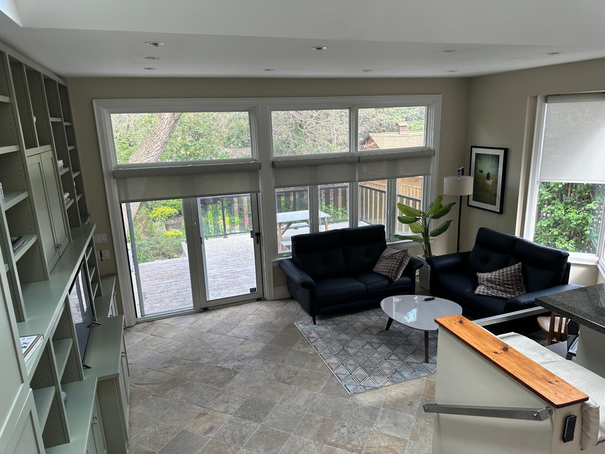 Double Bedroom On Up Or 3 Bedrooms In Basement Near Eglinton Subway Station Toronto Eksteriør bilde