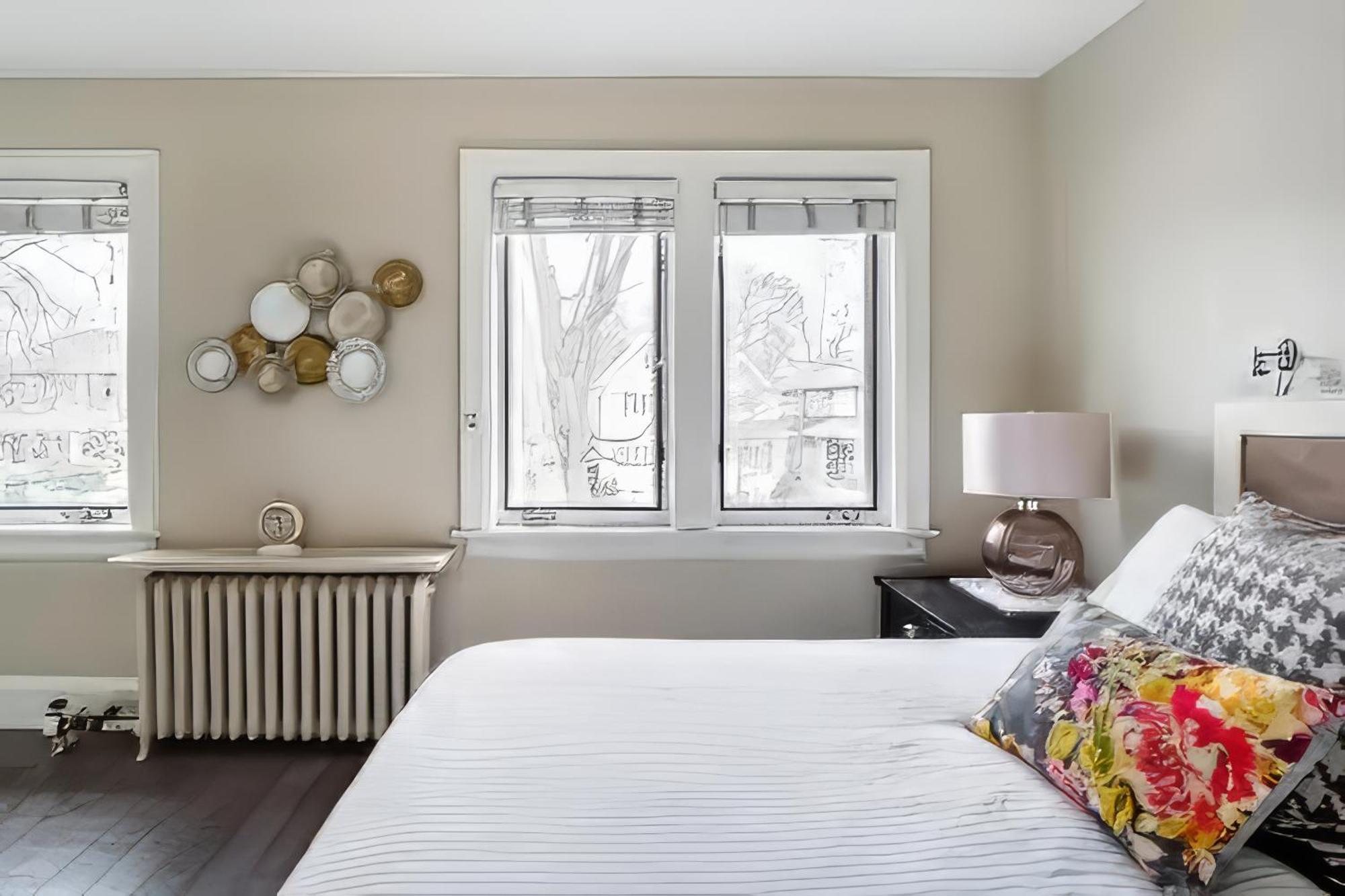Double Bedroom On Up Or 3 Bedrooms In Basement Near Eglinton Subway Station Toronto Eksteriør bilde