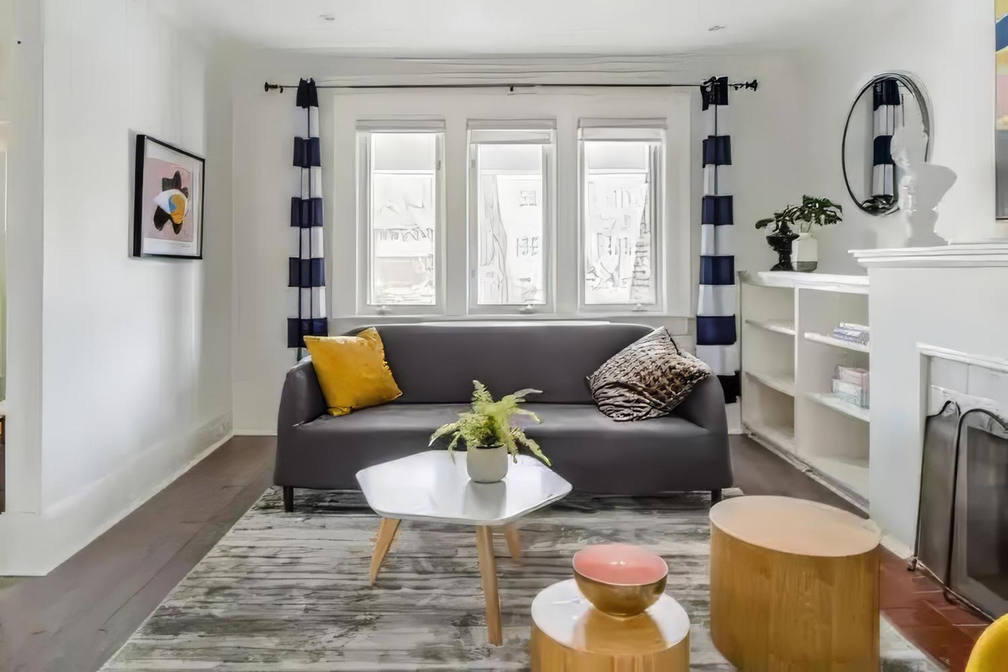 Double Bedroom On Up Or 3 Bedrooms In Basement Near Eglinton Subway Station Toronto Eksteriør bilde