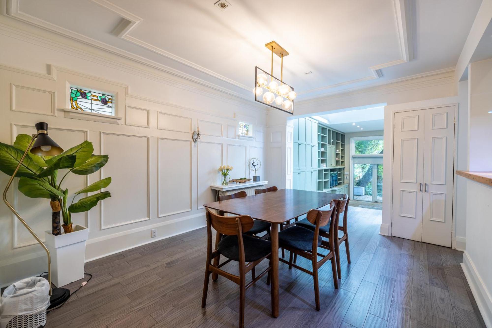Double Bedroom On Up Or 3 Bedrooms In Basement Near Eglinton Subway Station Toronto Eksteriør bilde