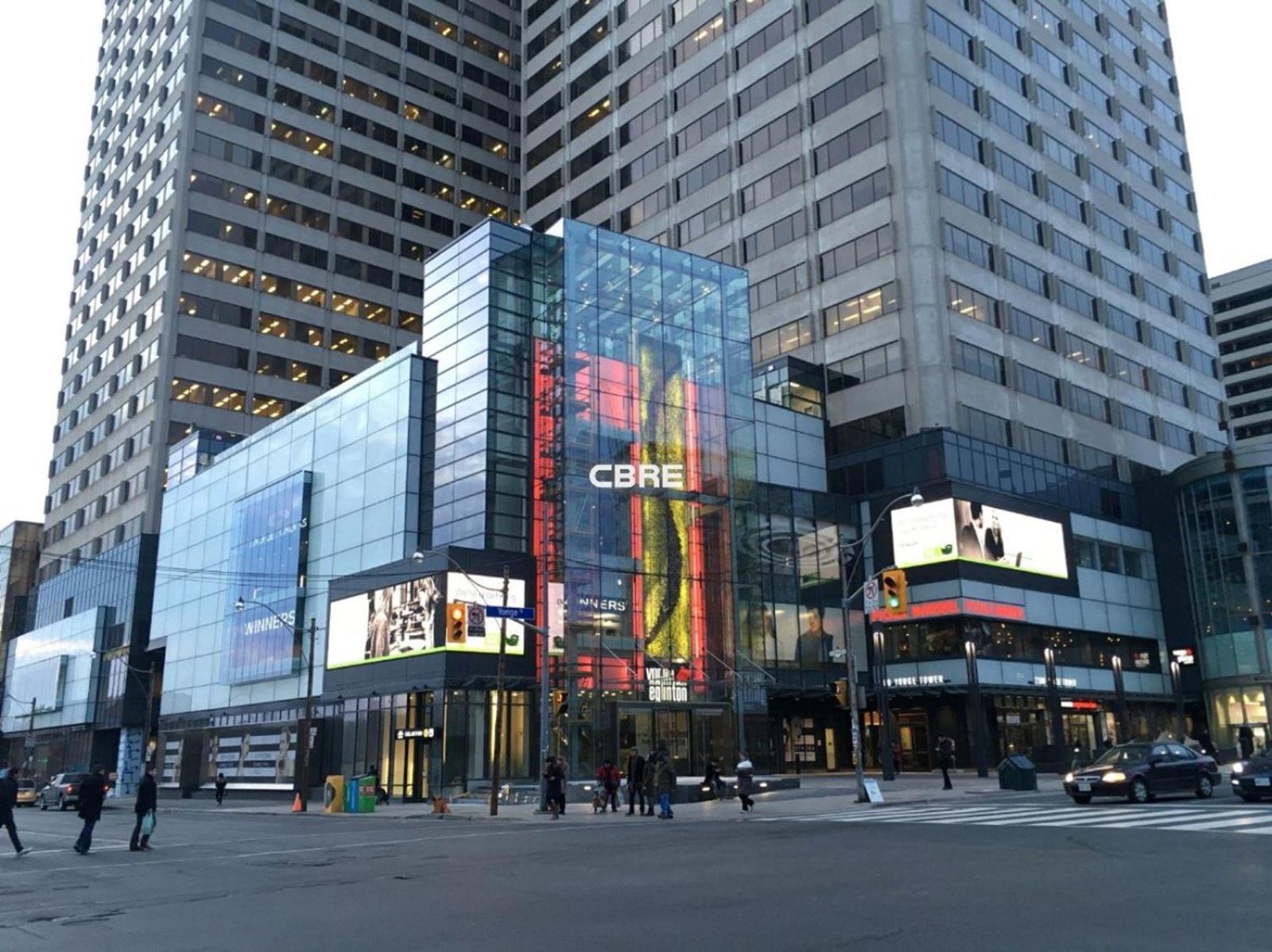 Double Bedroom On Up Or 3 Bedrooms In Basement Near Eglinton Subway Station Toronto Eksteriør bilde